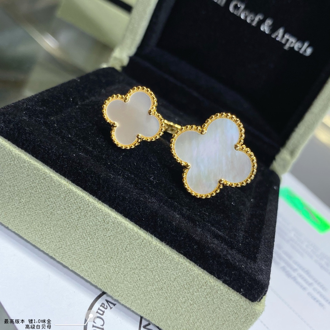 V*N CL*F & Arpels Four-leaf Clover Premium White Fritillary Opening Ring