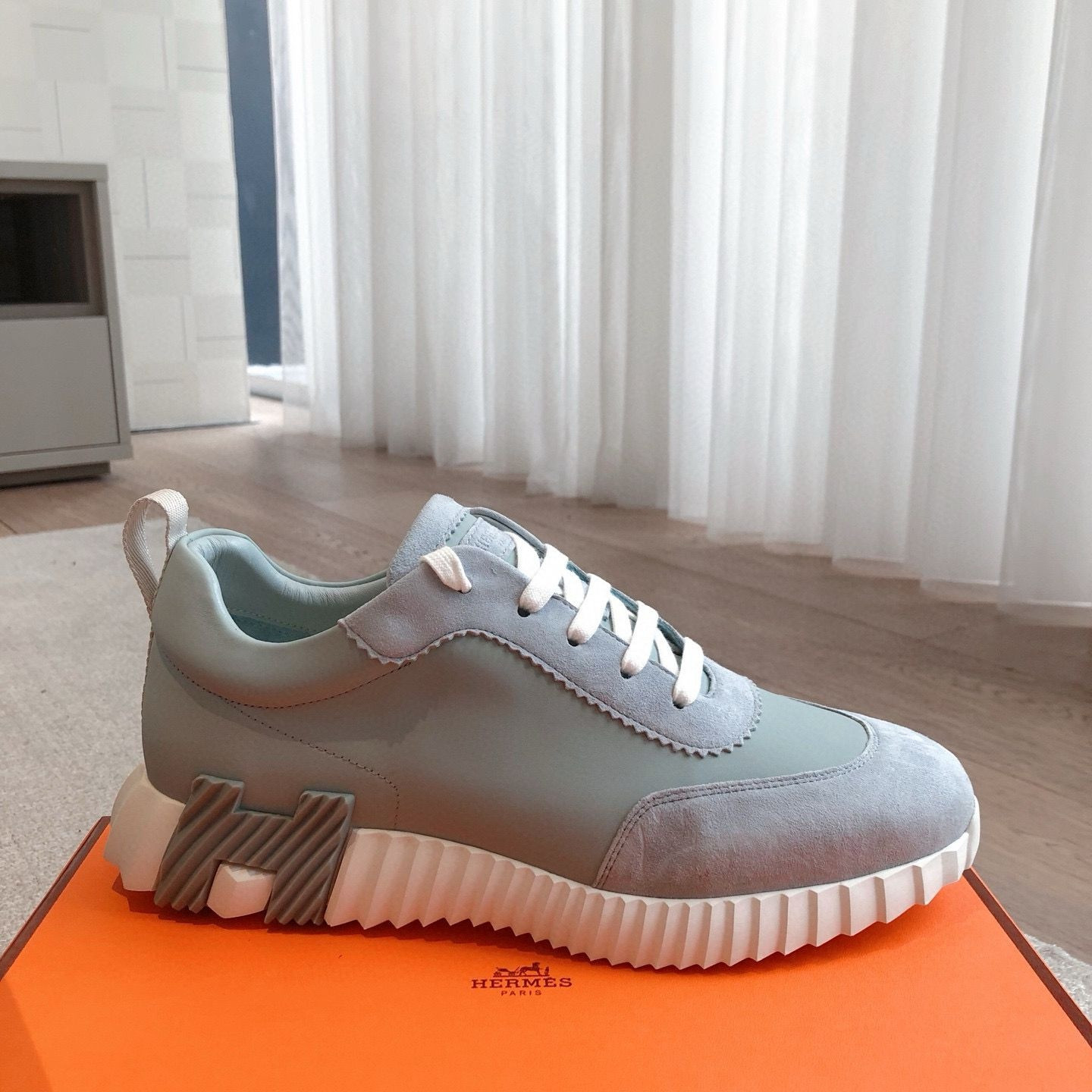 UA Hermès Bouncing Sneaker