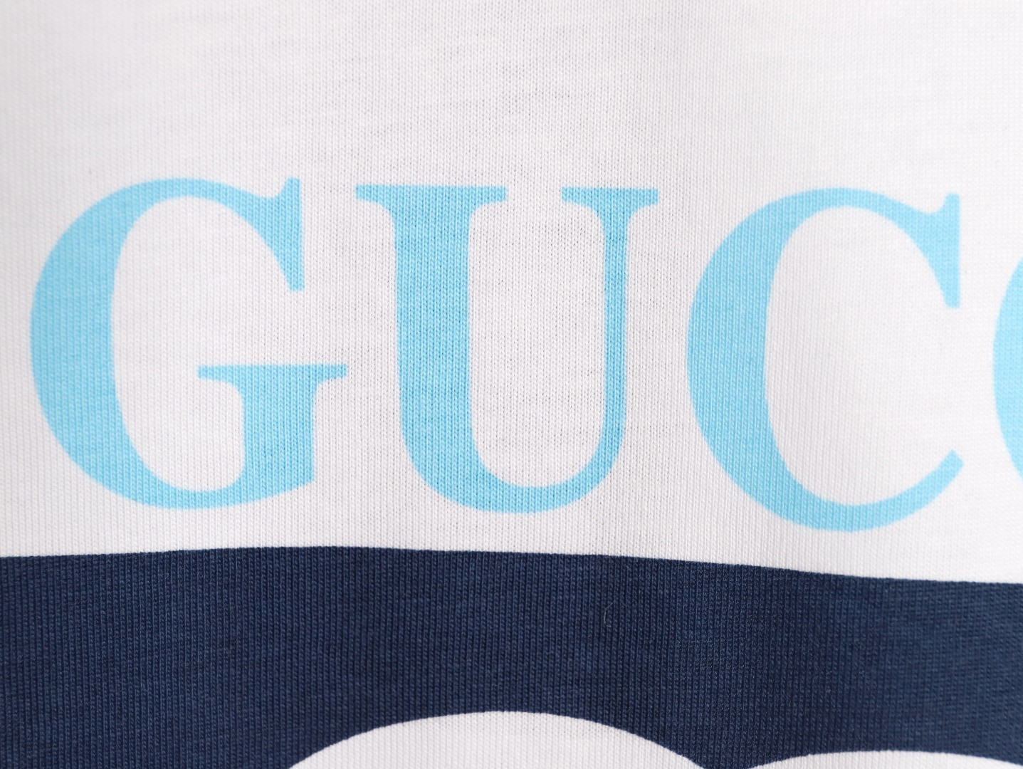 G*u*i Long-sleeved T-shirt