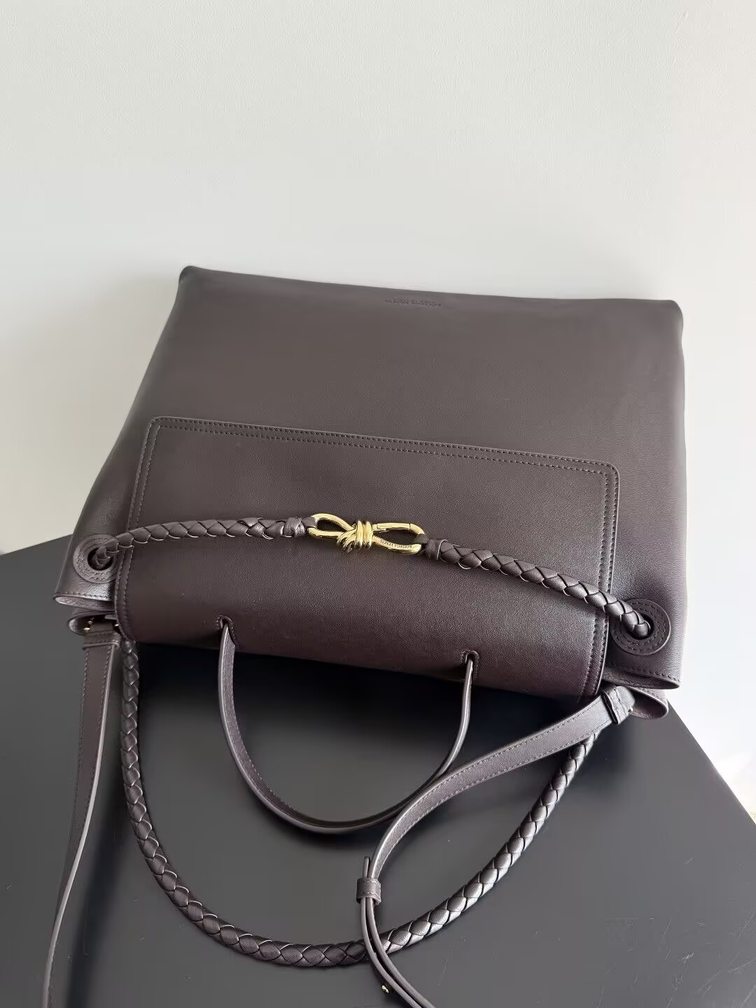 Bo*te*ga Ve*ne*ta Large Ciao Ciao 32x41.5x14.5cm