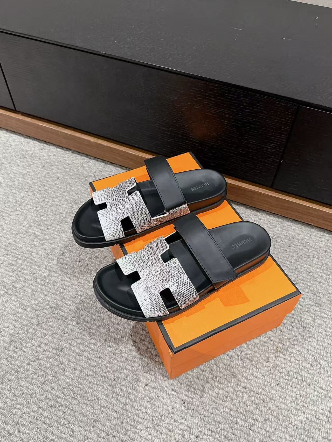 UA Hermès Chypre Sandal
