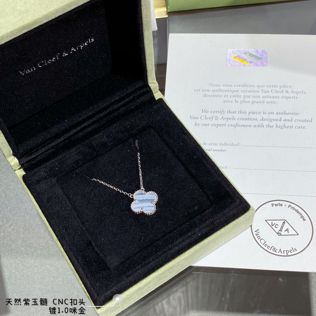 V*N CL*F & Arpels Medium Classic Natural purple chalcedony four-leaf clover Necklace Diameter approx 1.5cm,Chain length approx 40+5cm