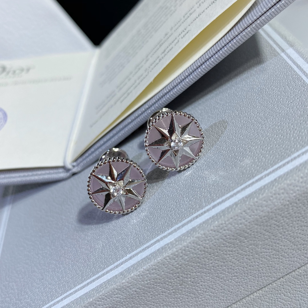 D*0r compass Stud Earrings