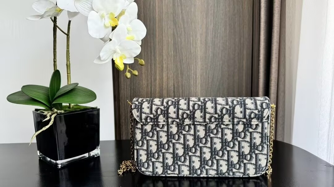 D*0r Medium Saddle Pouch with Chain 21.5x13.5x4.5cm