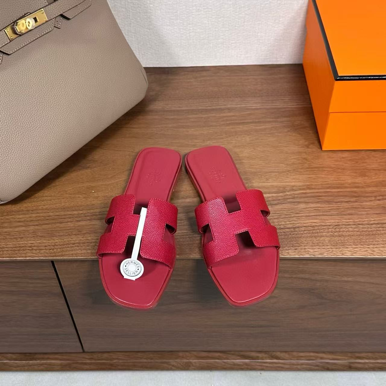 UA Hermès Oran sandal