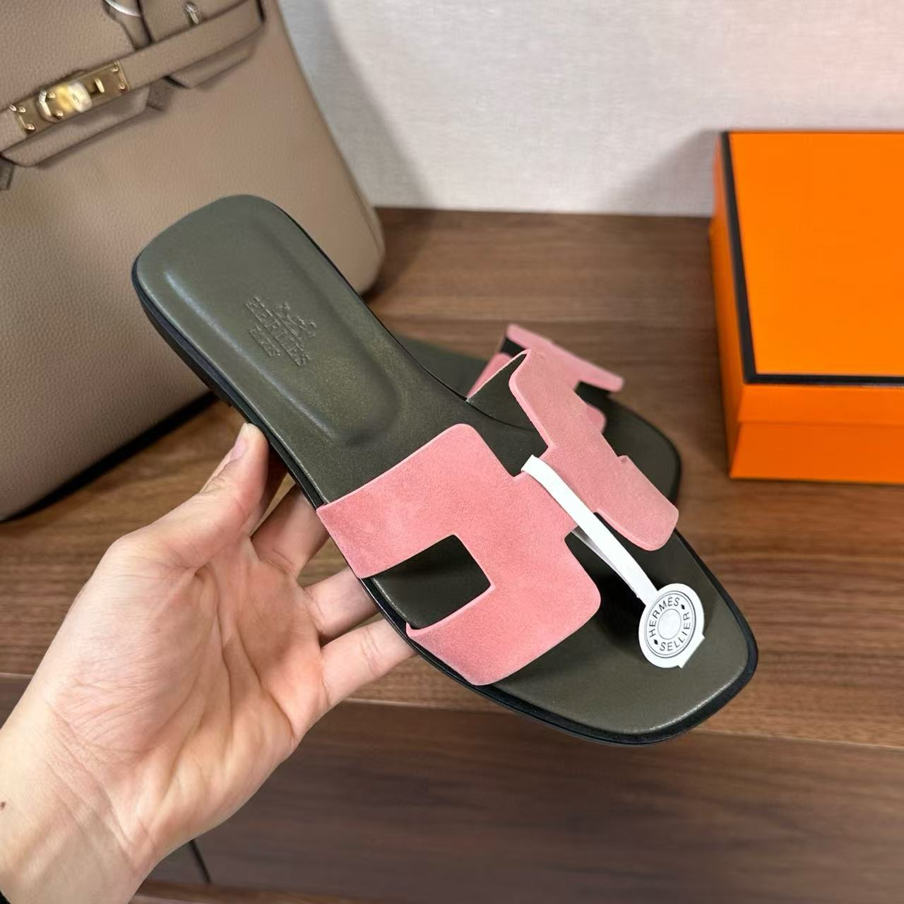 UA Hermès Oran sandal