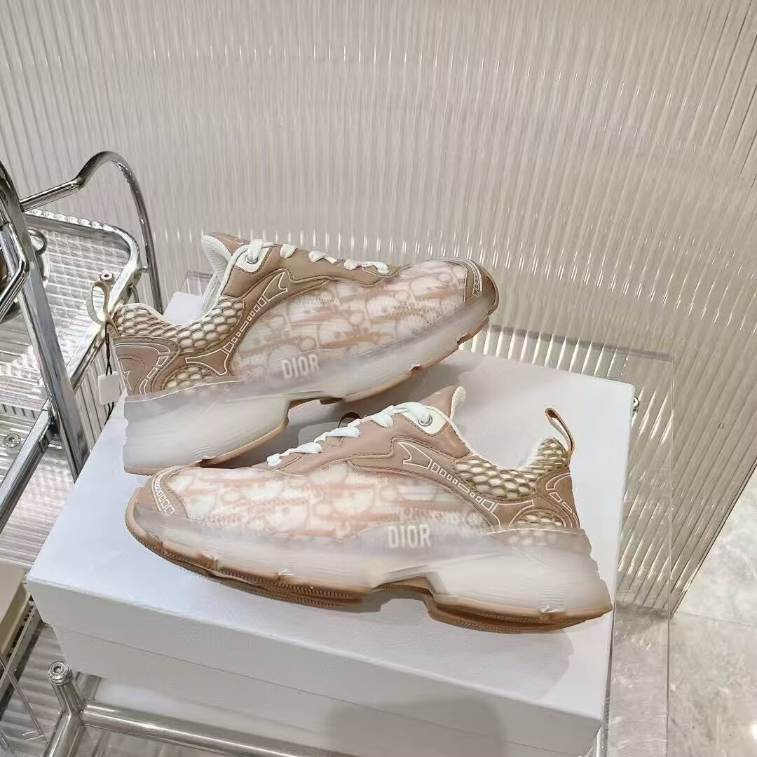 UA D*0r Vibe Sneaker