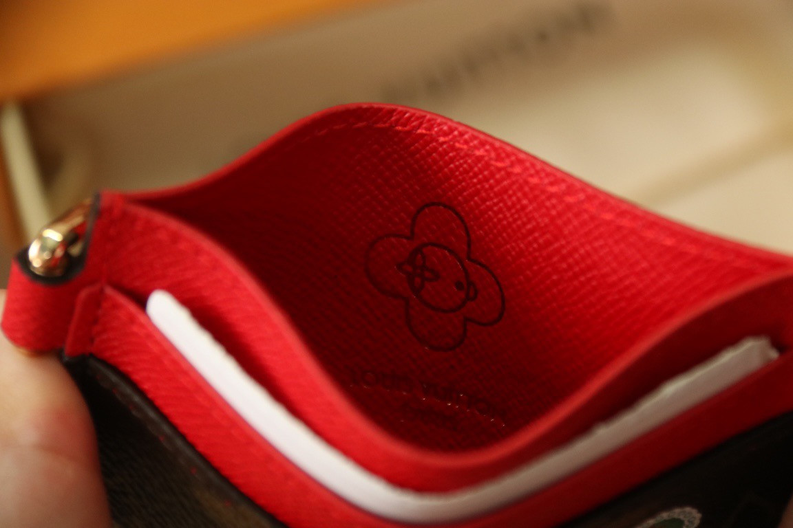 LV Charms Card Holder M12215