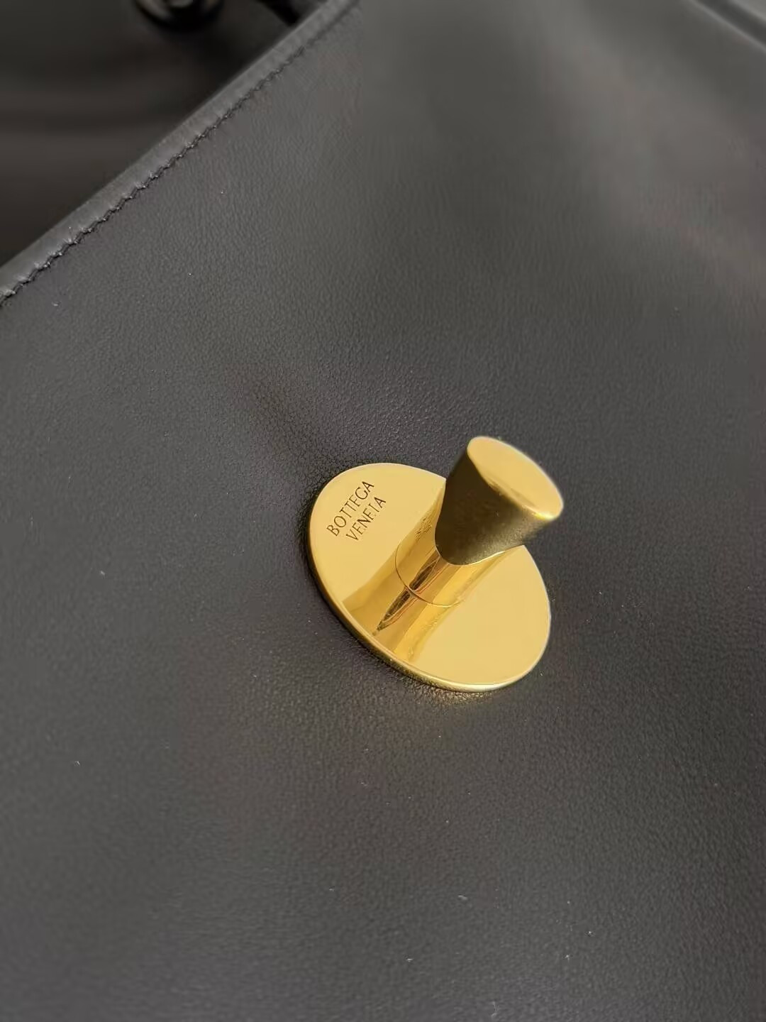 Bo*te*ga Ve*ne*ta Madison 16x27x6cm