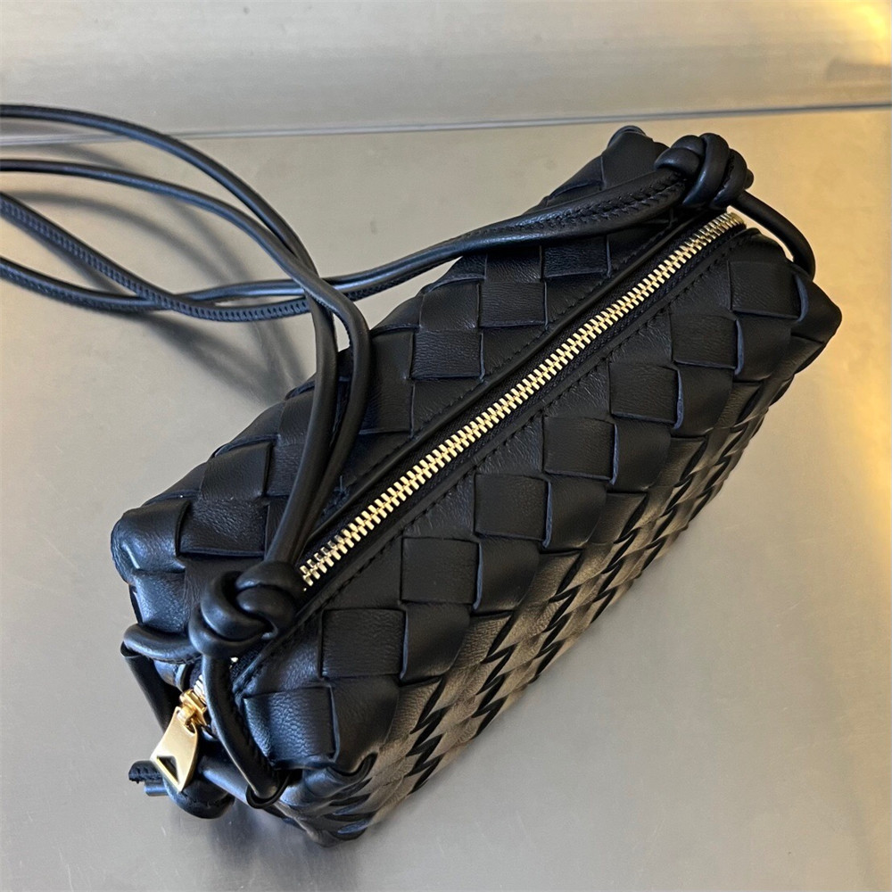 Bo*te*ga Ve*ne*ta Small Loop Cross-Body Bag 17x10x6cm