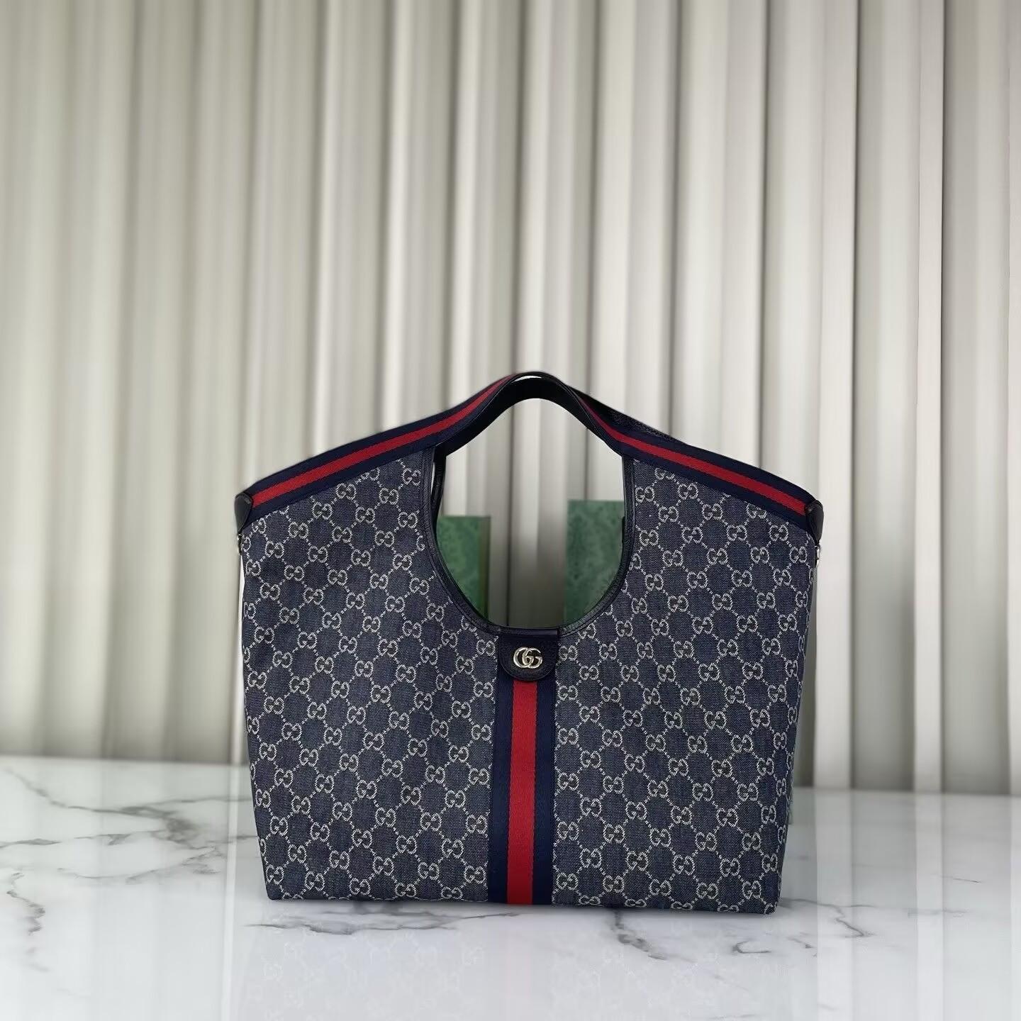 G*u*i Giglio large tote bag 60x47x16cm