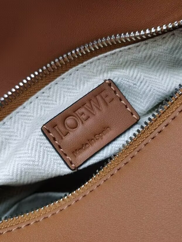 L0ew* Small Puzzle bag in classic calfskin 24x10.5x16.5cm