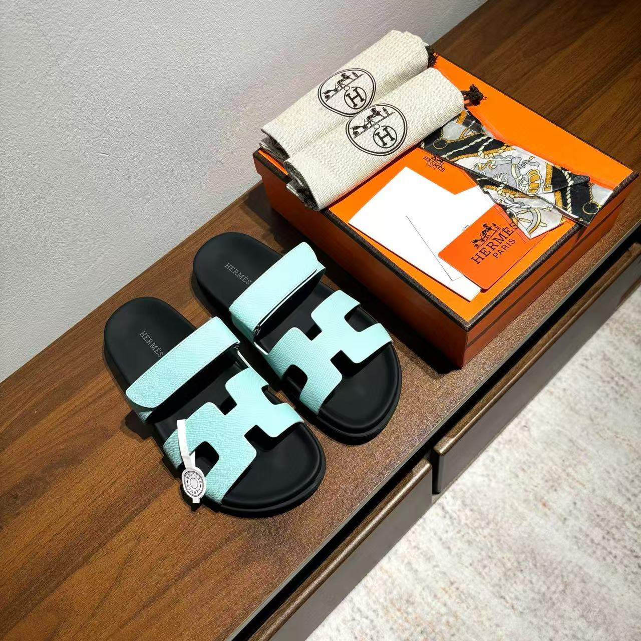 UA Hermès Chypre Sandal