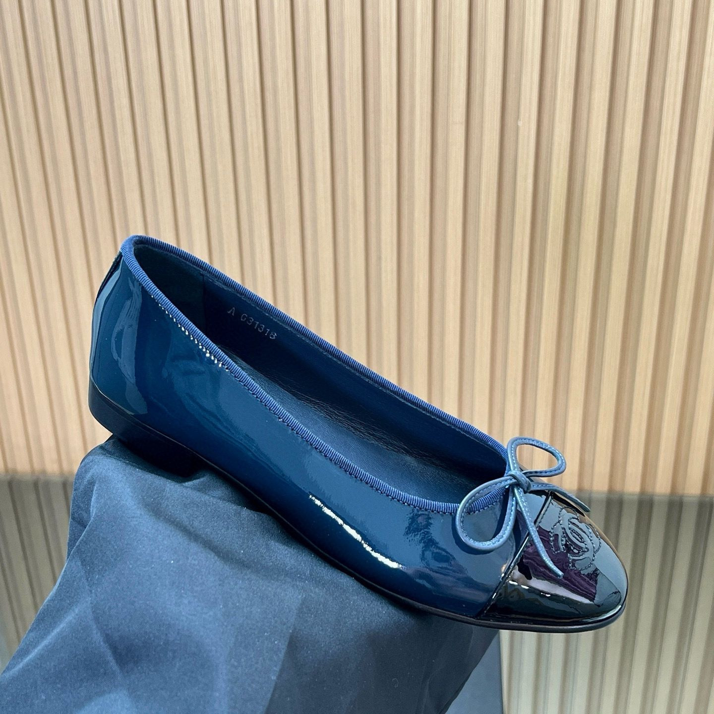 UA Ch*el Ballet flats