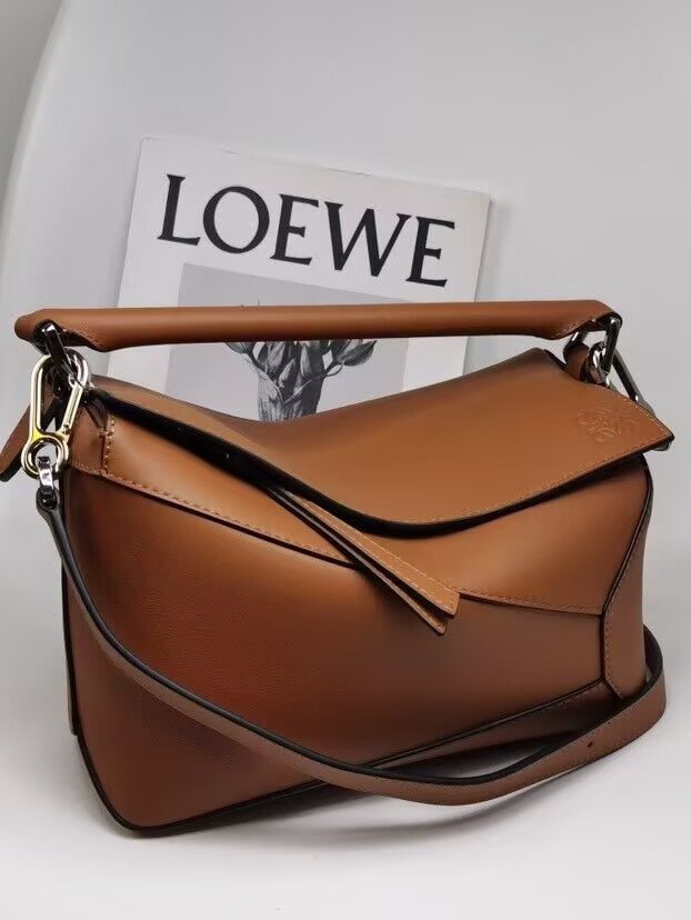 L0ew* Small Puzzle bag in classic calfskin 24x10.5x16.5cm