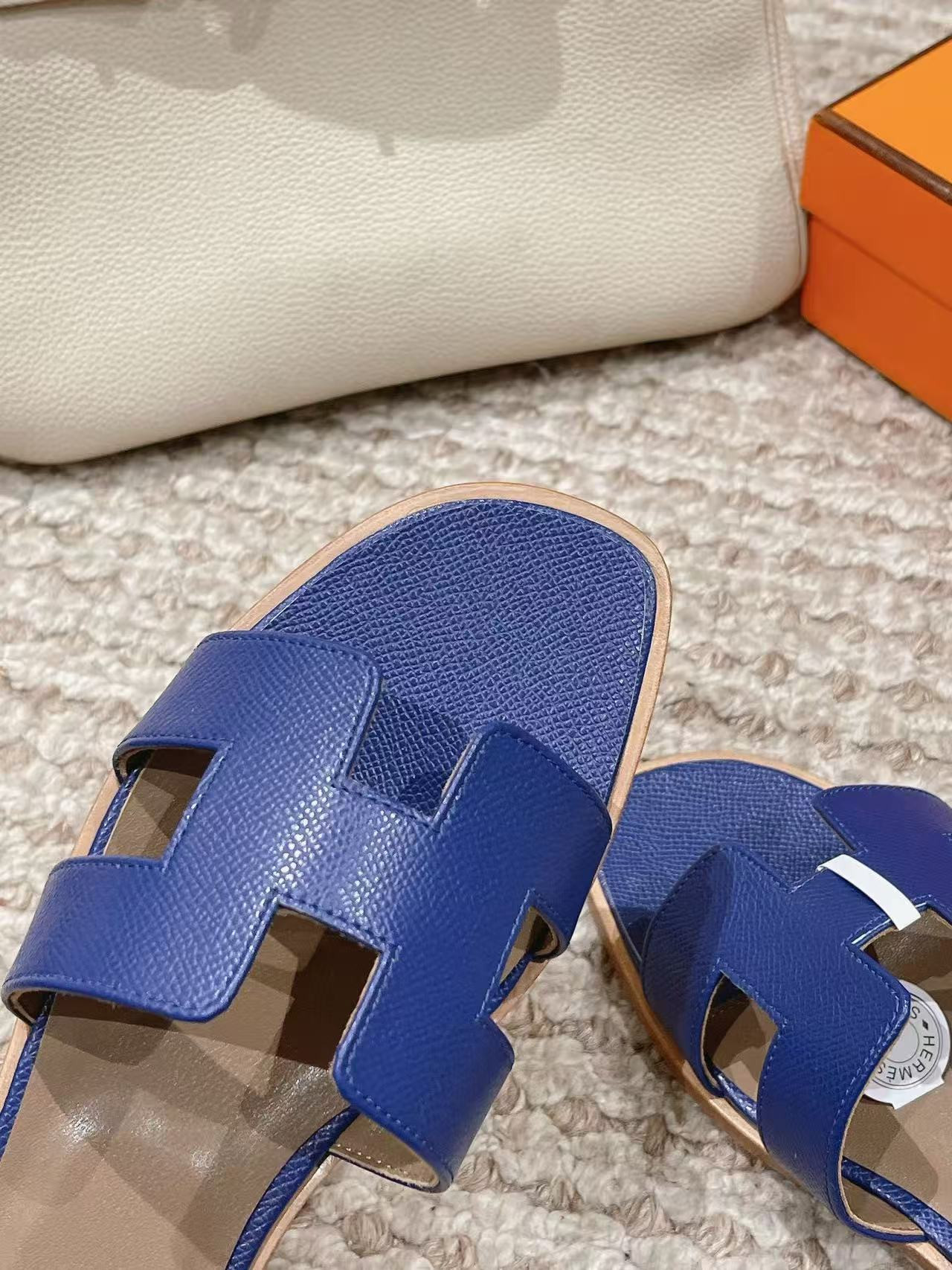 UA Hermès Oran sandal