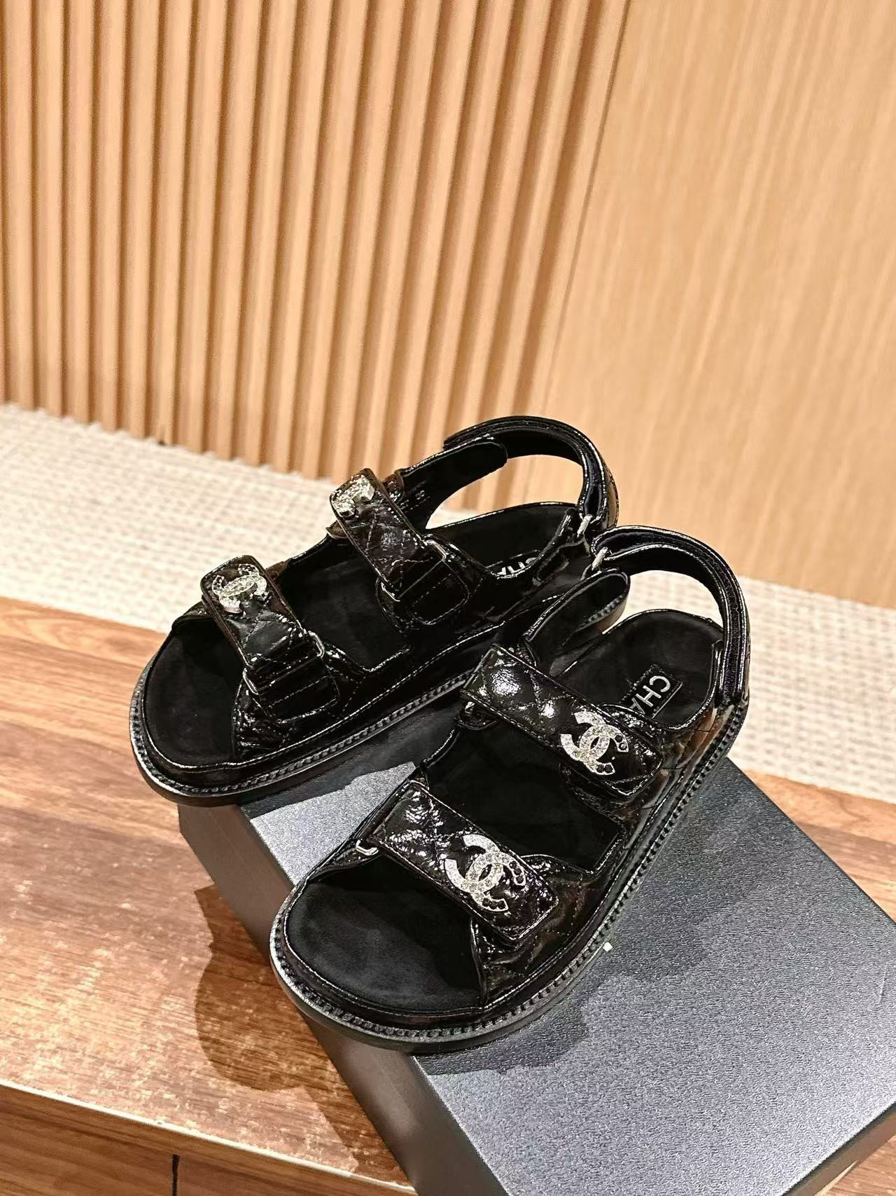 UA Ch*el Slides