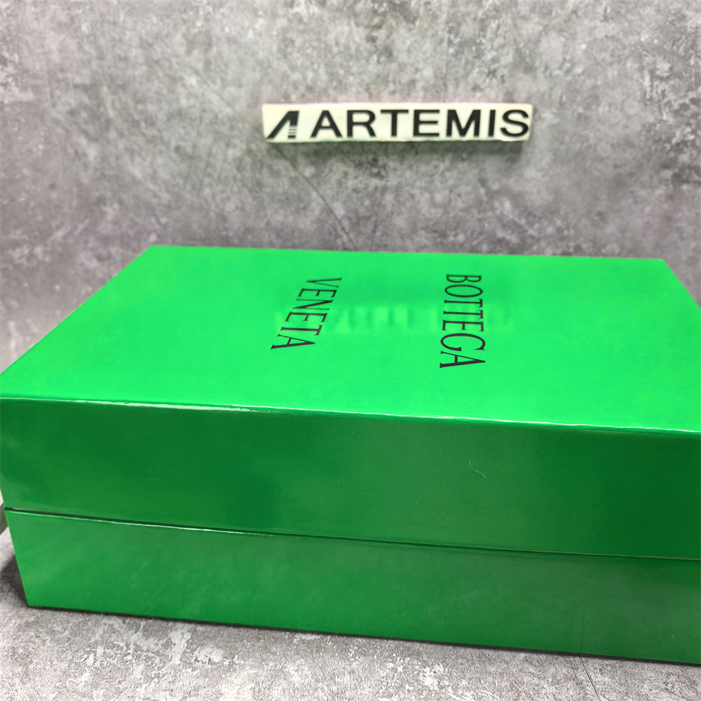 UA Bo*te*ga Ve*ne*ta Orbit Sneaker