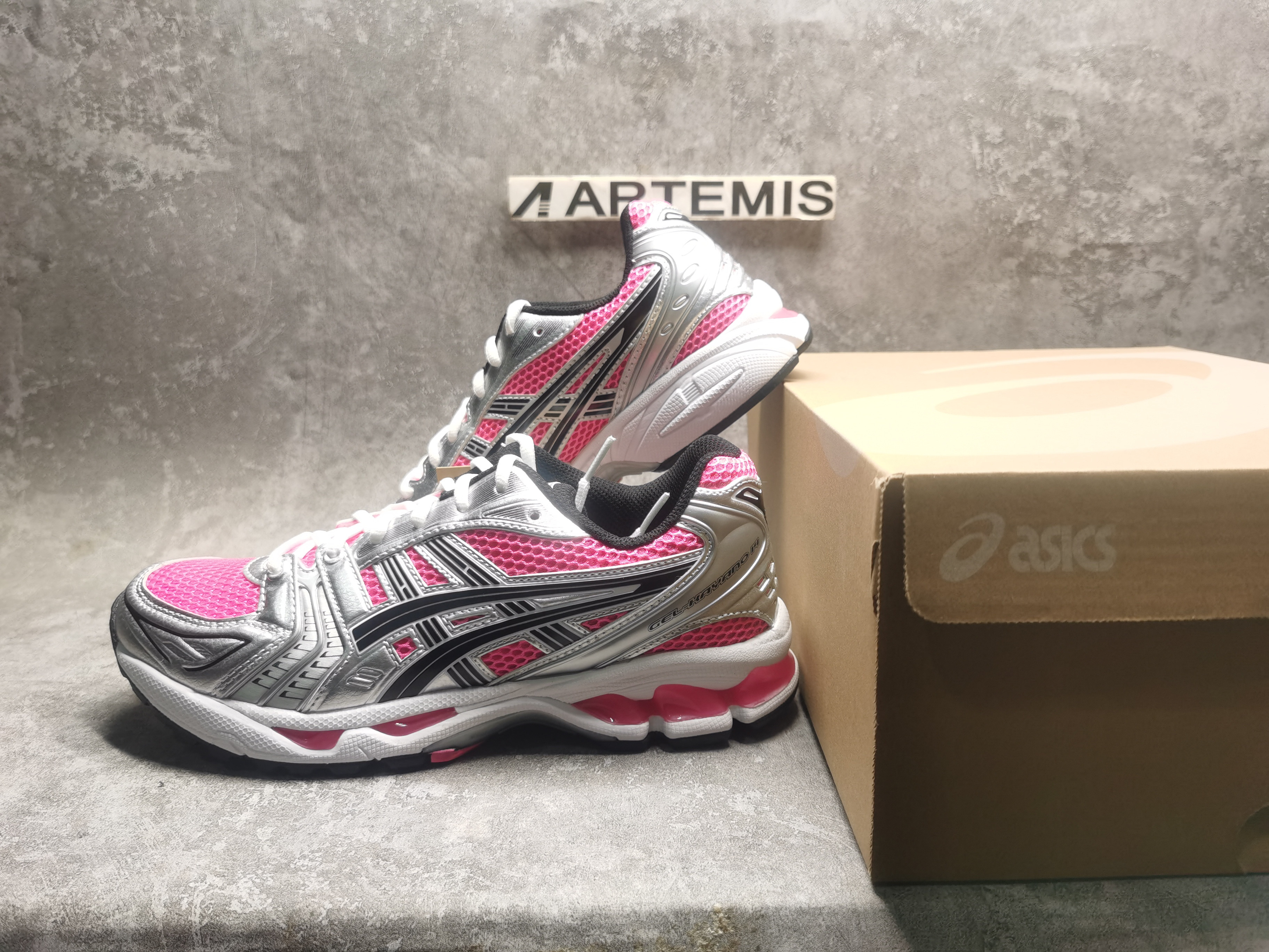 UA As*ic*s gel-kayano 14