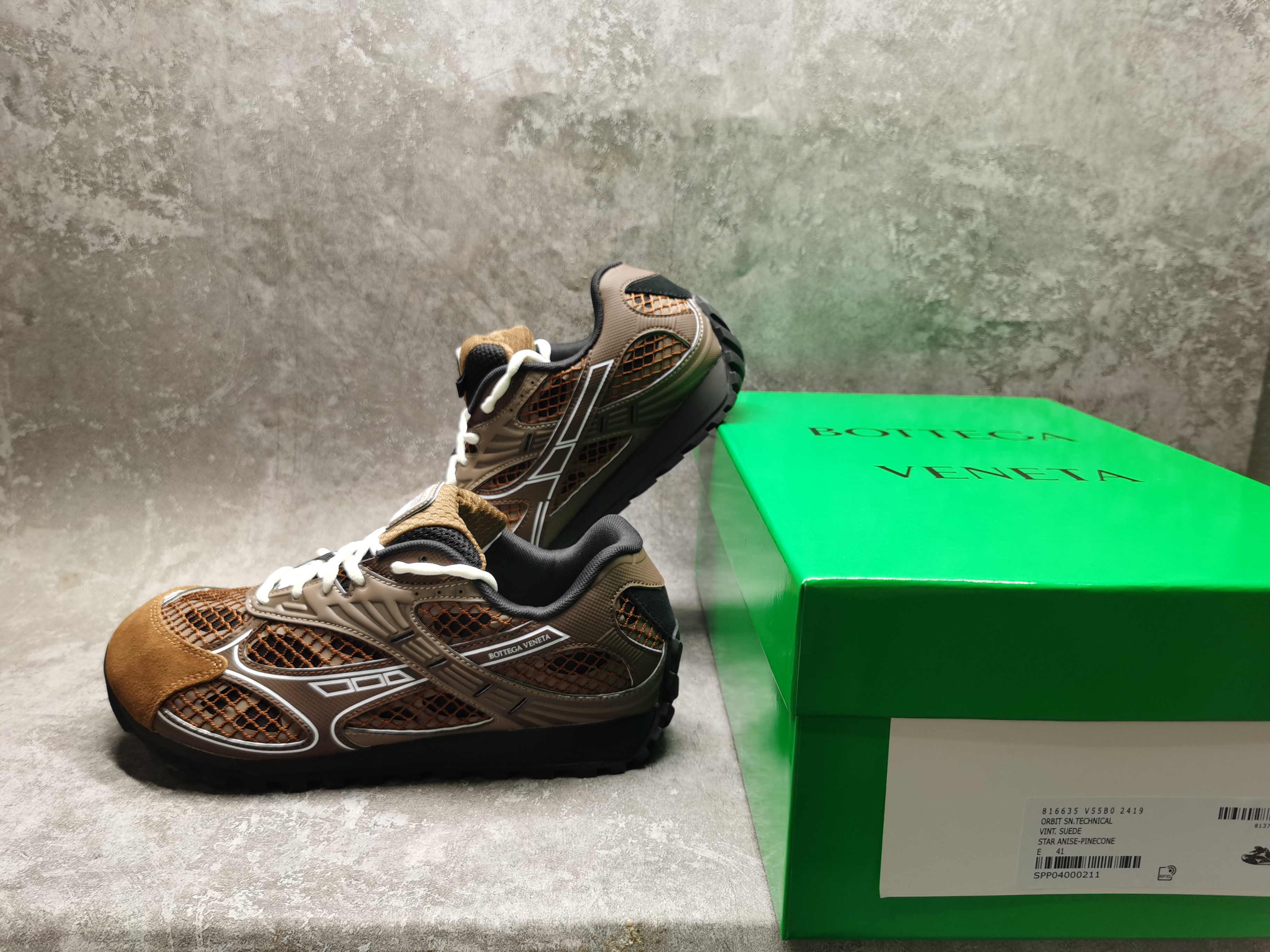 UA Bo*te*ga Ve*ne*ta Orbit Sneaker