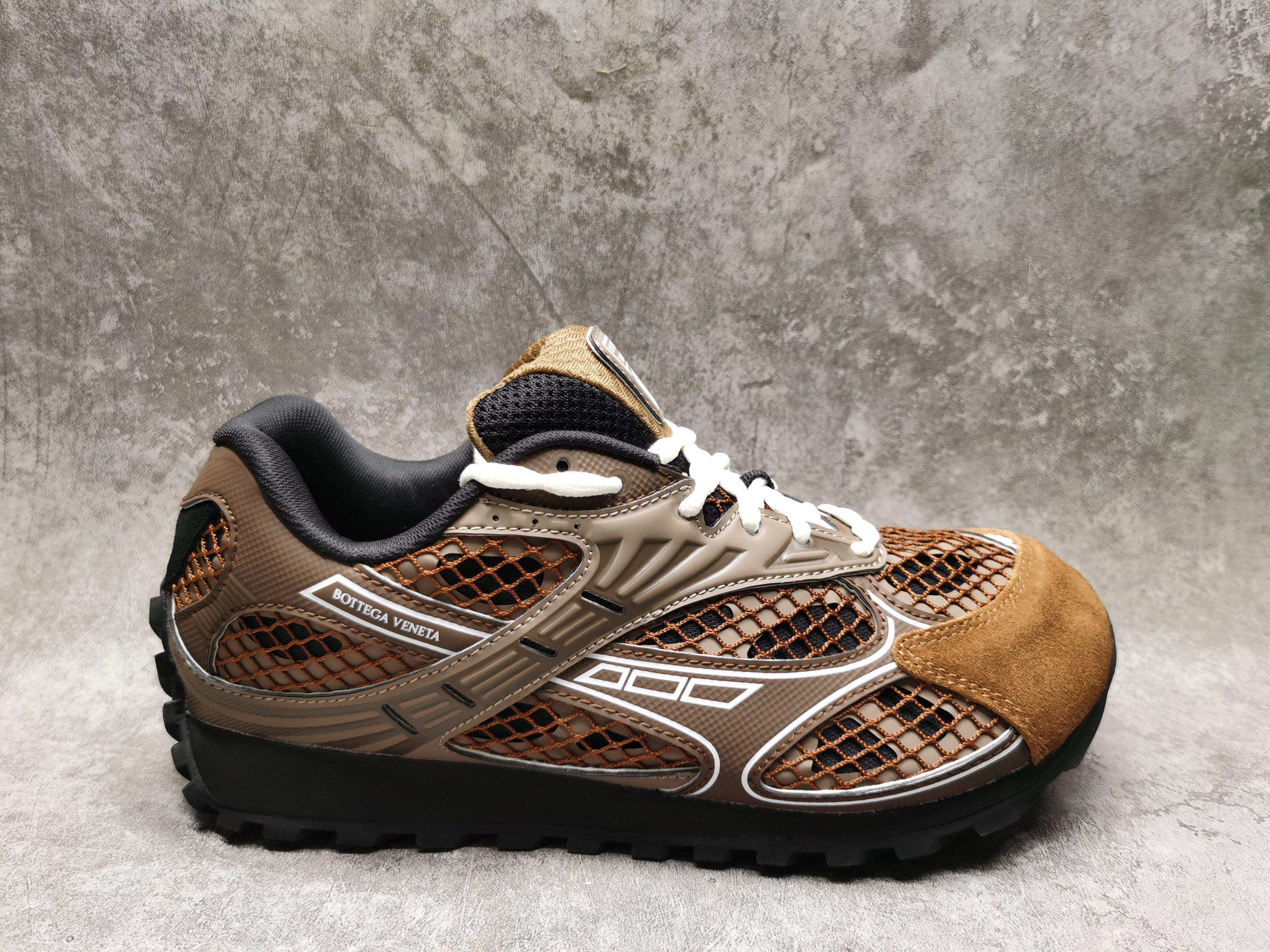 UA Bo*te*ga Ve*ne*ta Orbit Sneaker