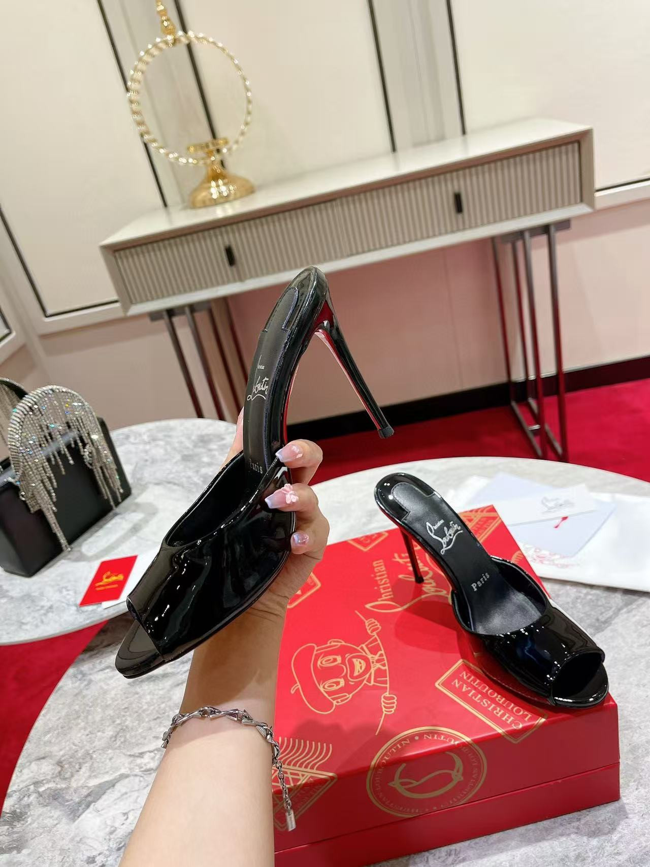 UA Ch**an Louboutin Me Dolly 100 Patent Leather Mules