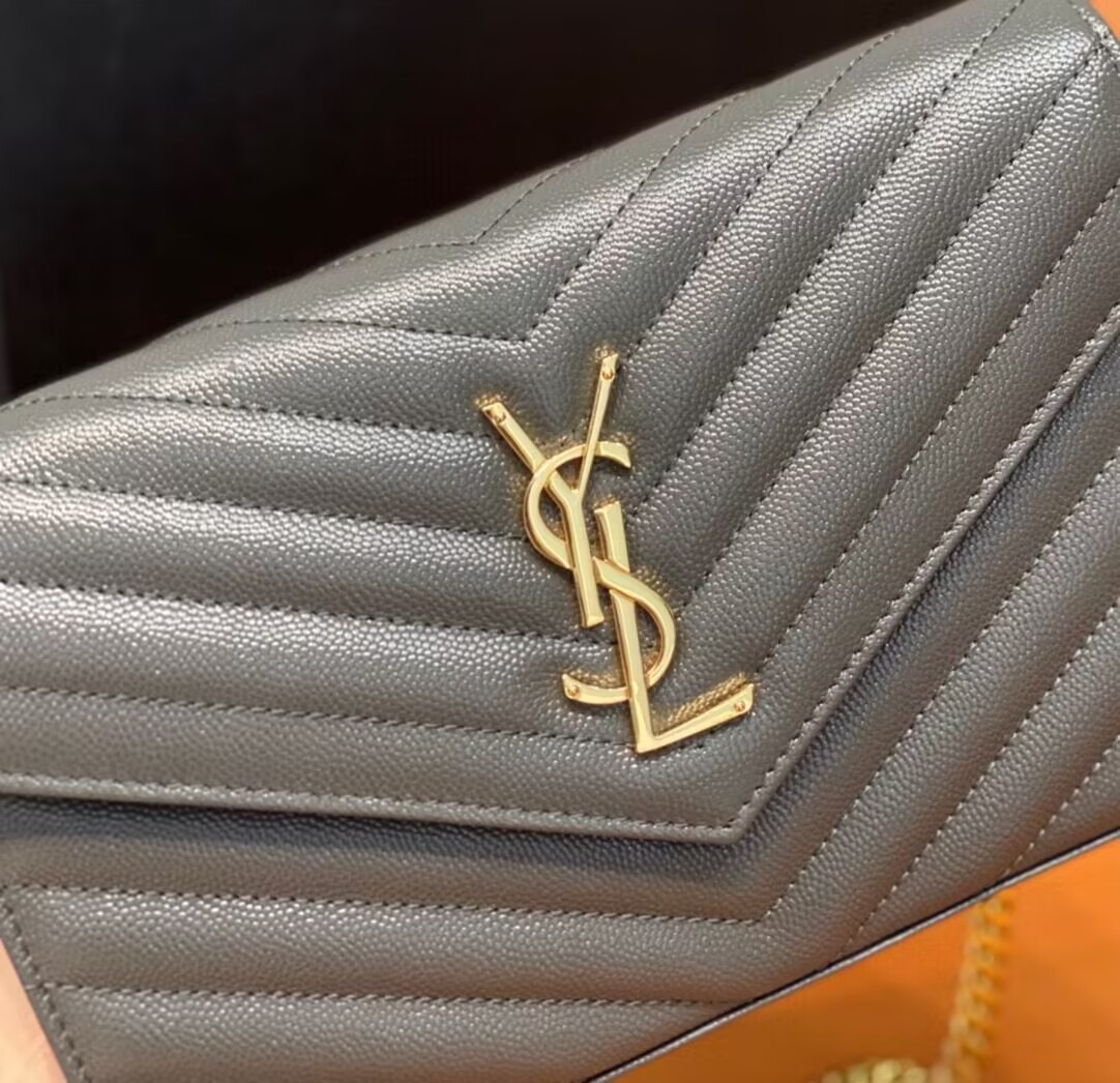 Sa**t Lau*nt Cassandre Matelassé Leather Shoulder Bag 4×14×22CM