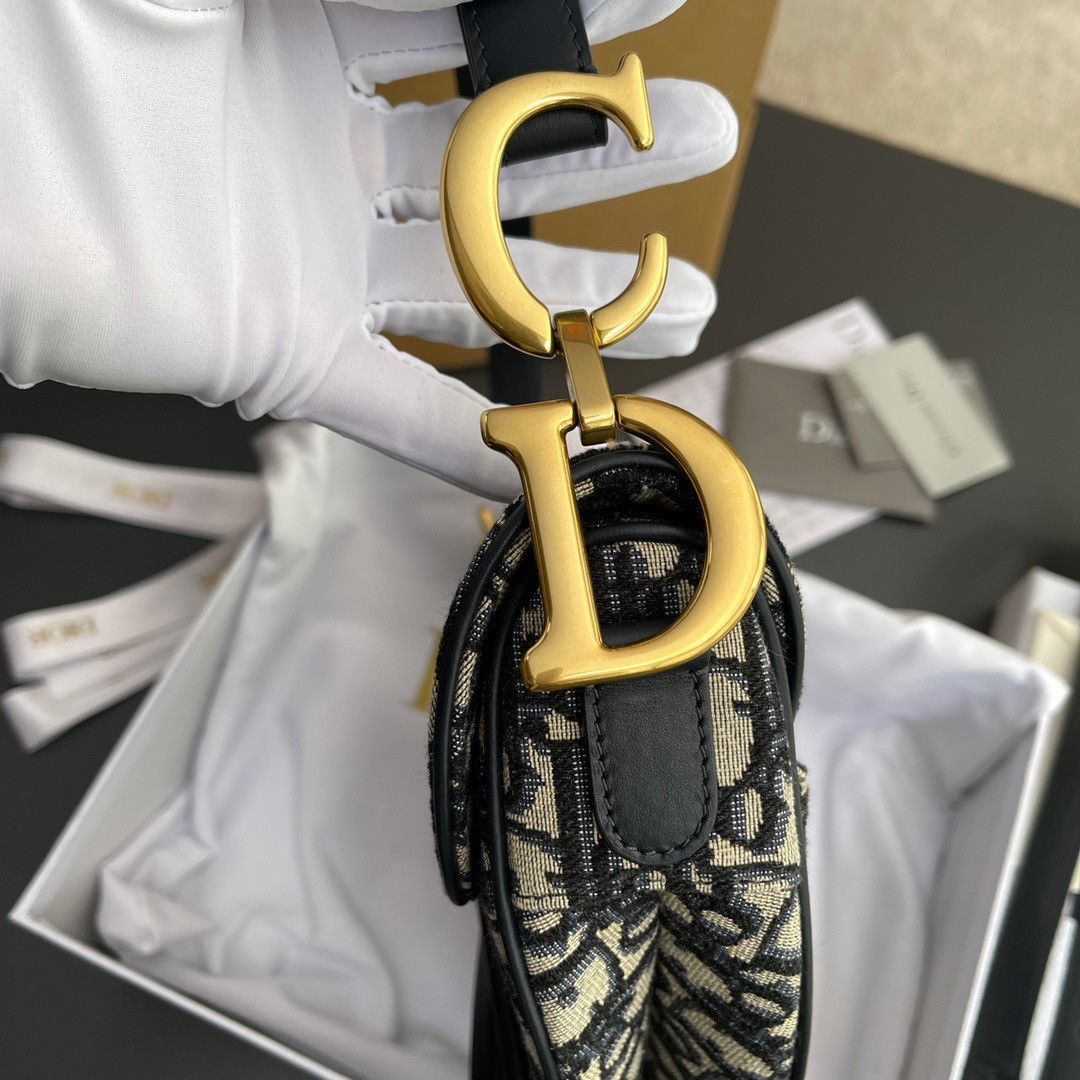 D*0r Saddle Bag 25.5 ×20 x 6.5 cm