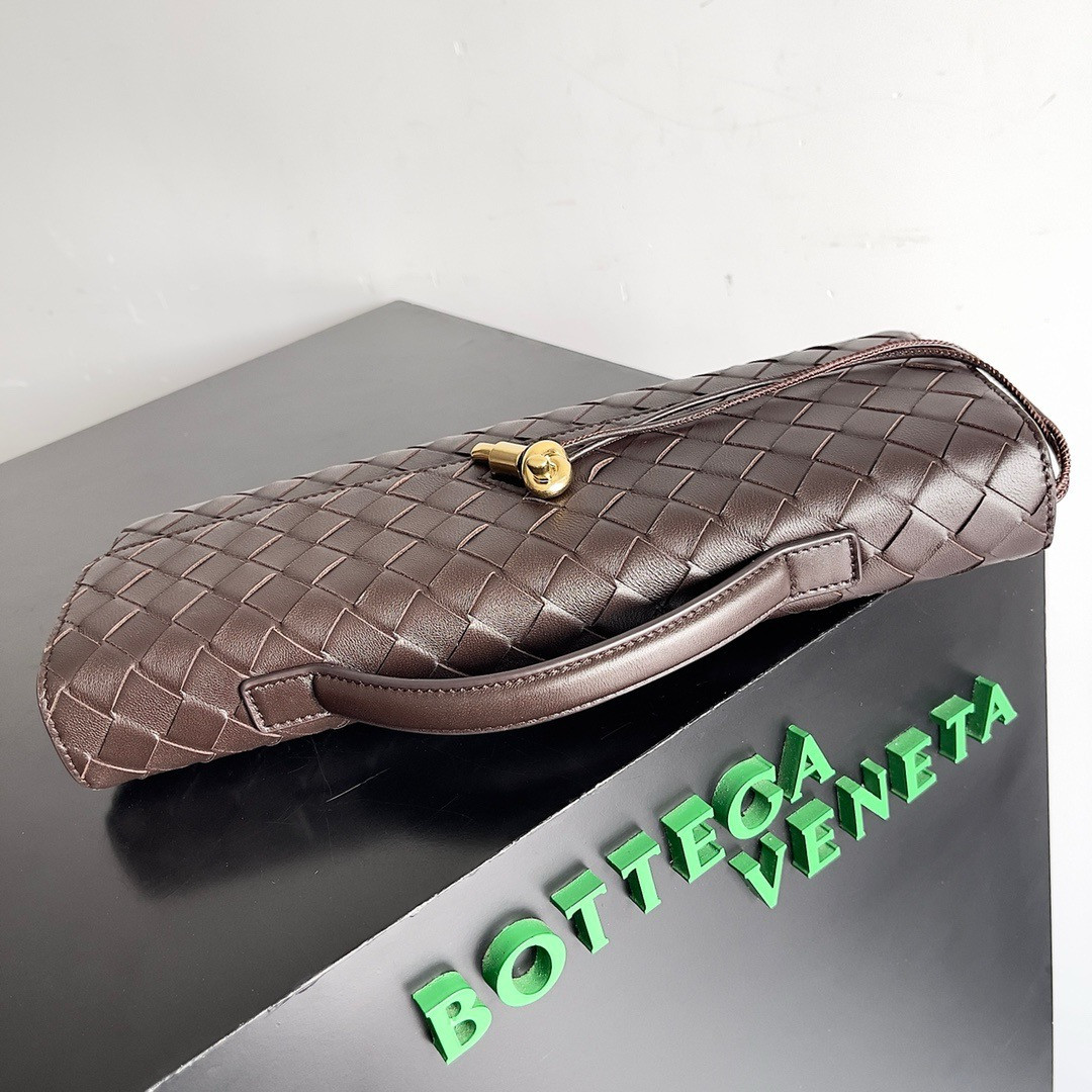 Bo*te*ga Ve*ne*ta Long Clutch Andiamo With Handle Fondant 31x13x3cm