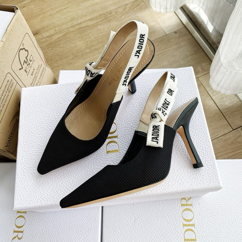 UA D*0r J'AD*0r Slingback Pump