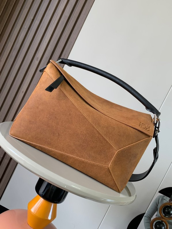 L0ew* Puzzle Edge 36.5 X 23 X 19 CM