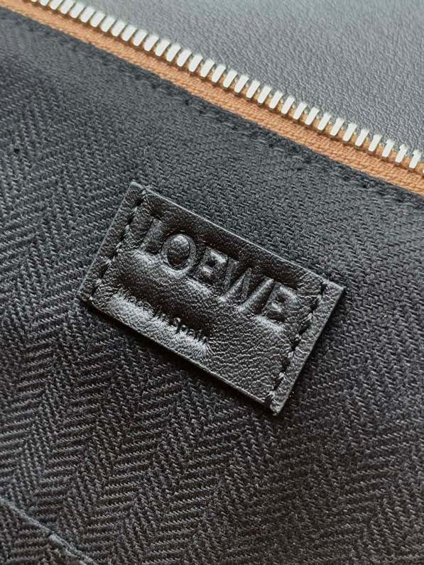 L0ew* Puzzle Edge 36.5 X 23 X 19 CM