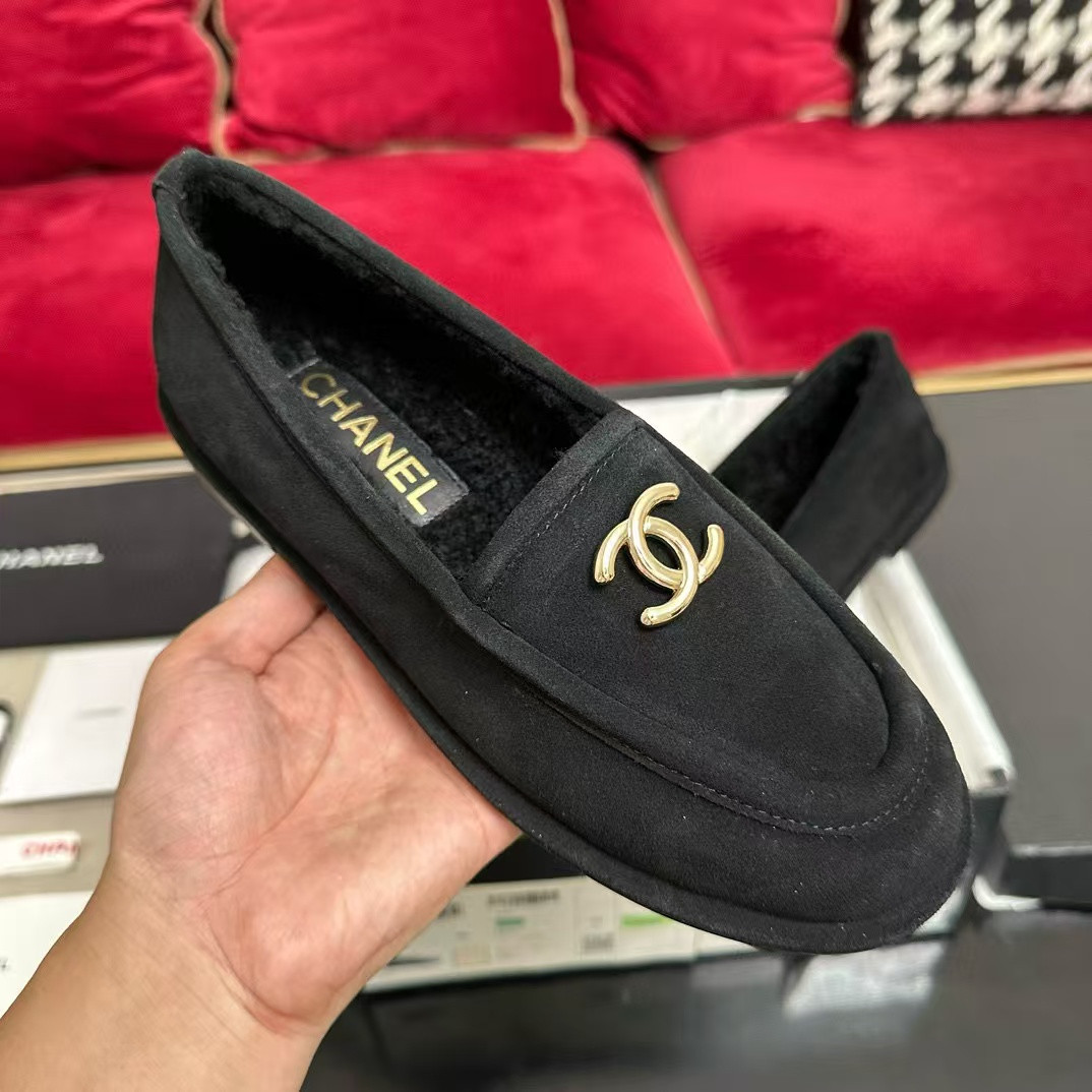 UA Ch*el Loafers