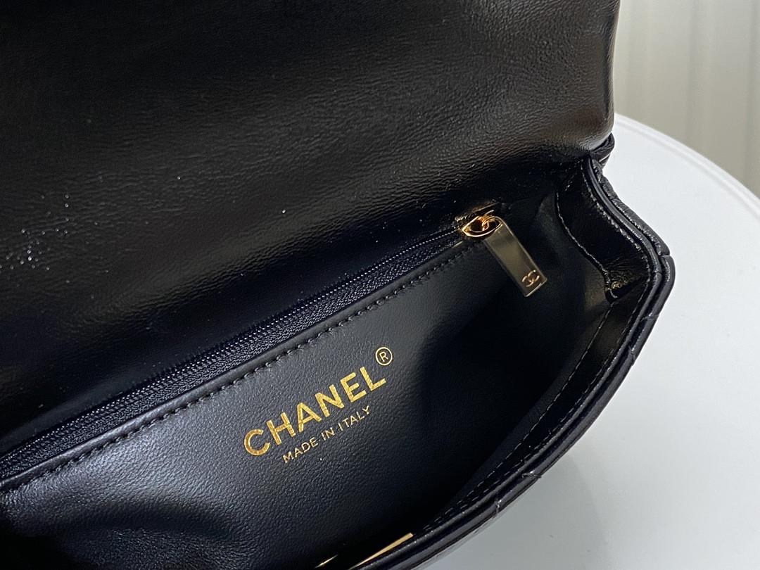 Ch*el WALLET ON CHAIN 19x13x7cm