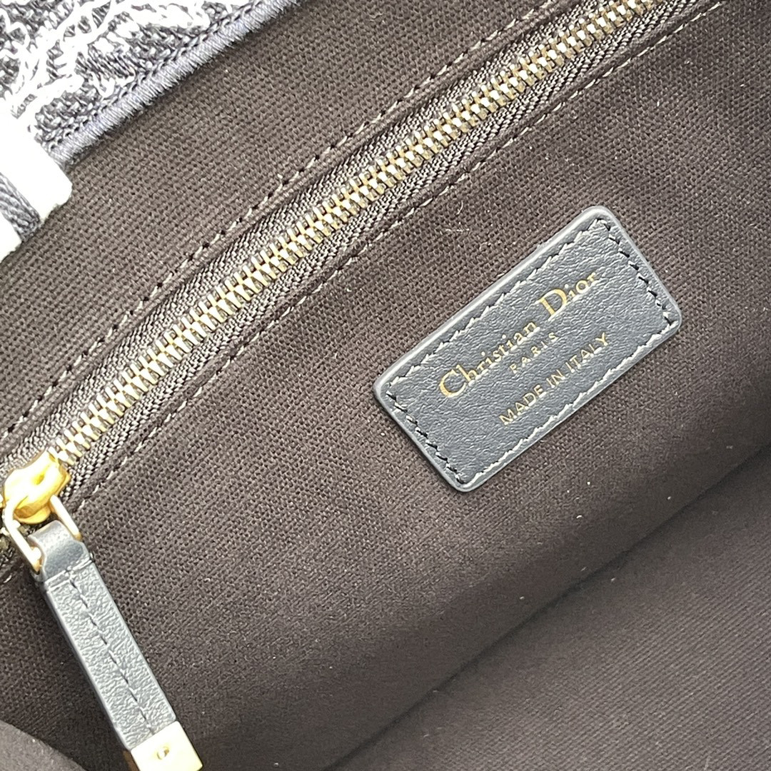 D*0r  Book Tote  Reverse  26.5×21×14cm