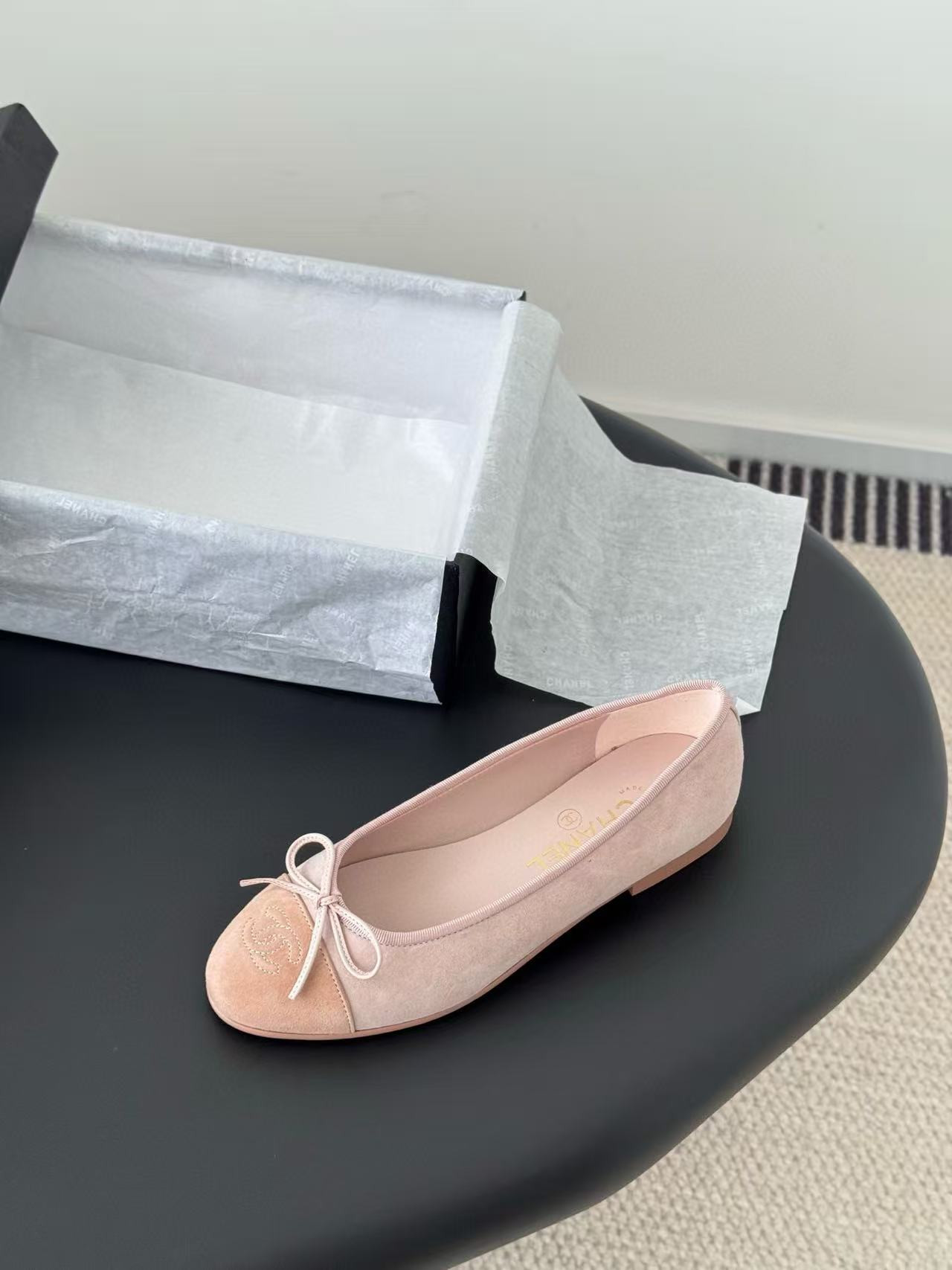 UA Ch*el Ballet flats
