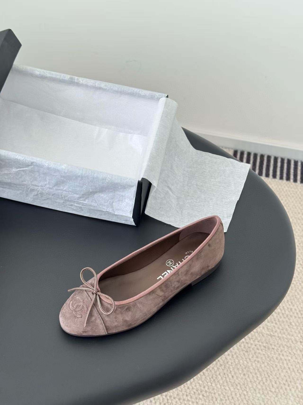 UA Ch*el Ballet flats