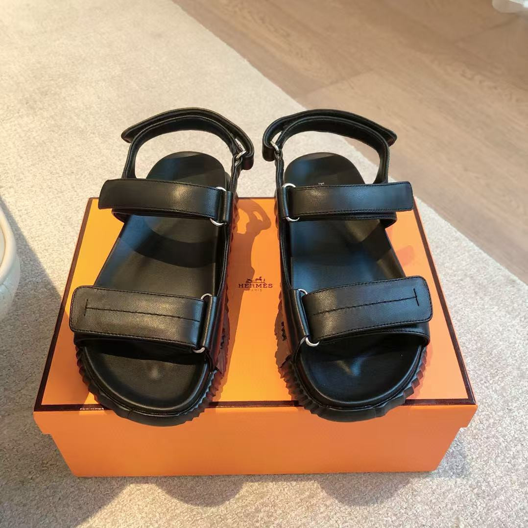 UA H**mes Junior sandal