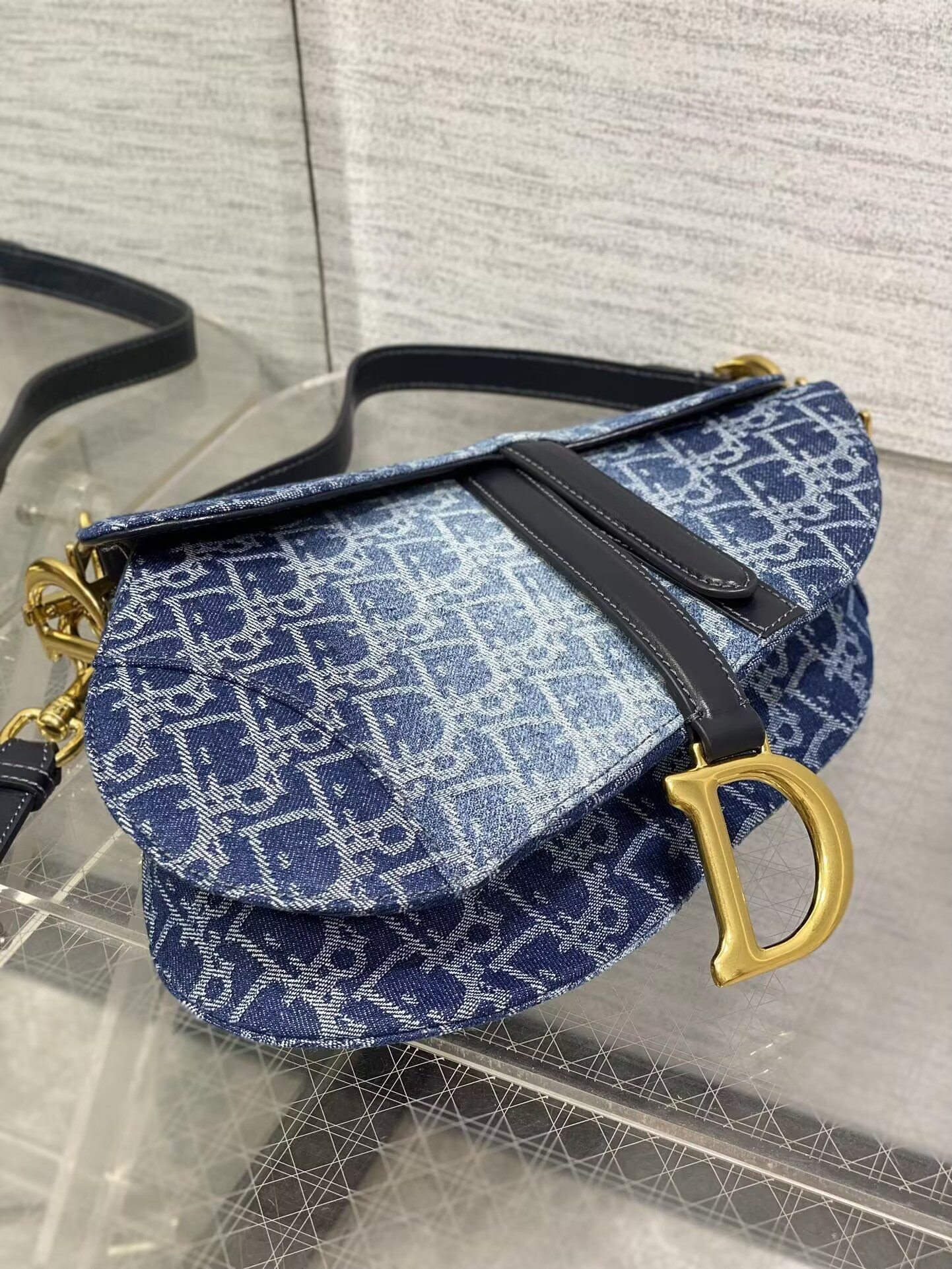 D*0r Saddle Bag with Strap Blue Denim D*0r Oblique Jacquard 25.5 x 20 x 6.5 cm