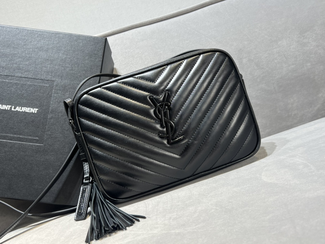 Y*L LOU Camera bag in quilted leather