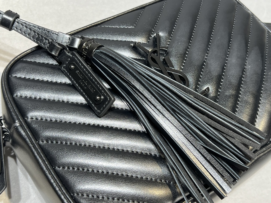 Y*L LOU Camera bag in quilted leather