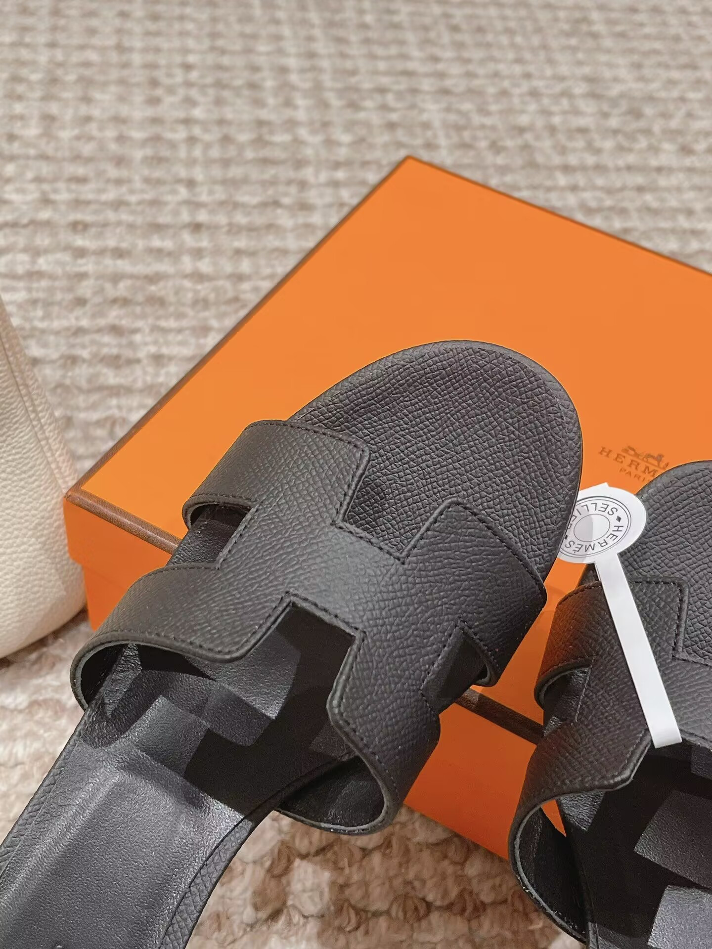 UA Hermès Oasis sandal