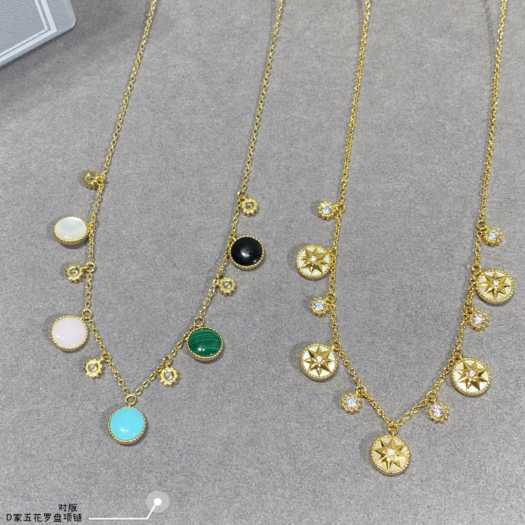 D*0r compass Necklace