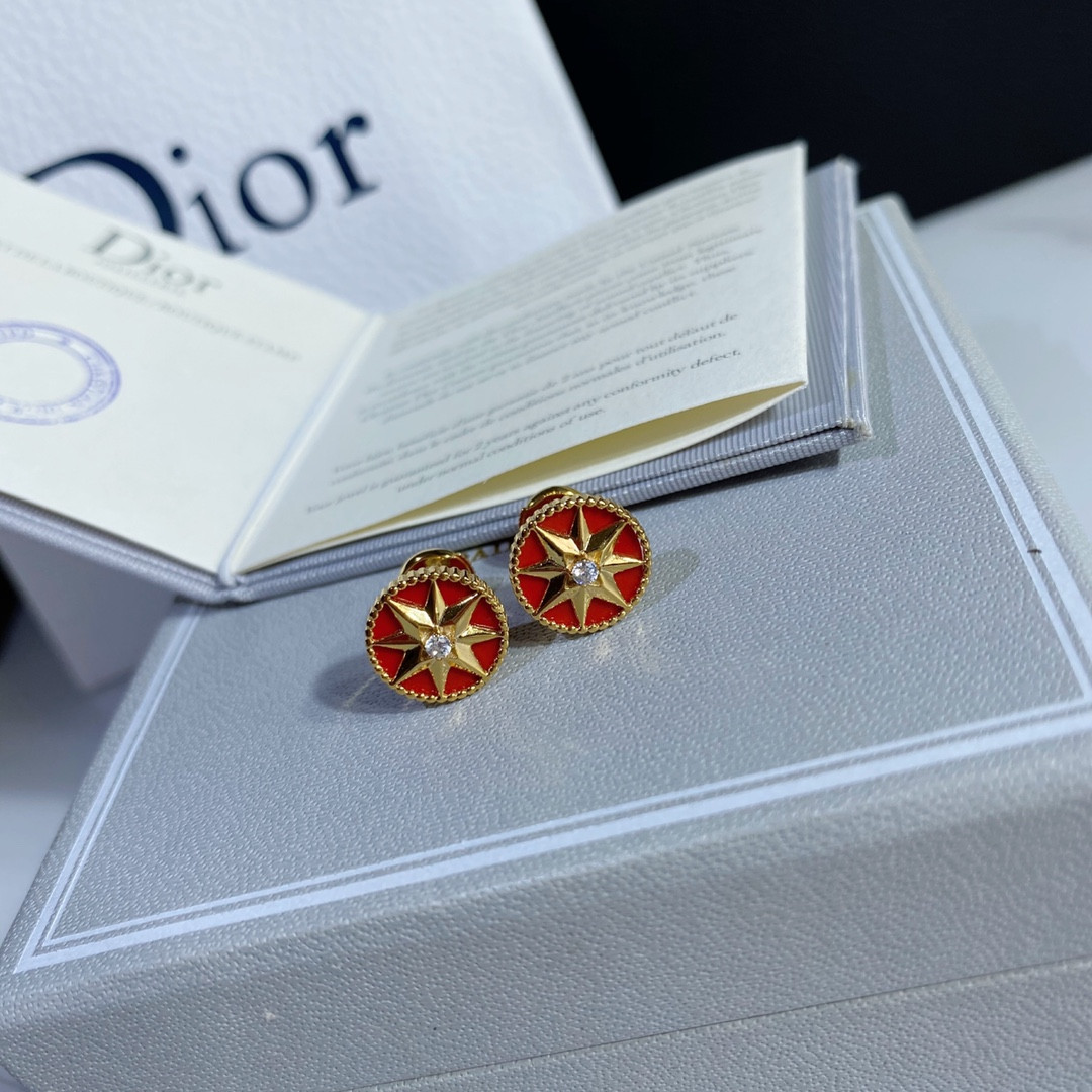 D*0r compass Stud Earrings