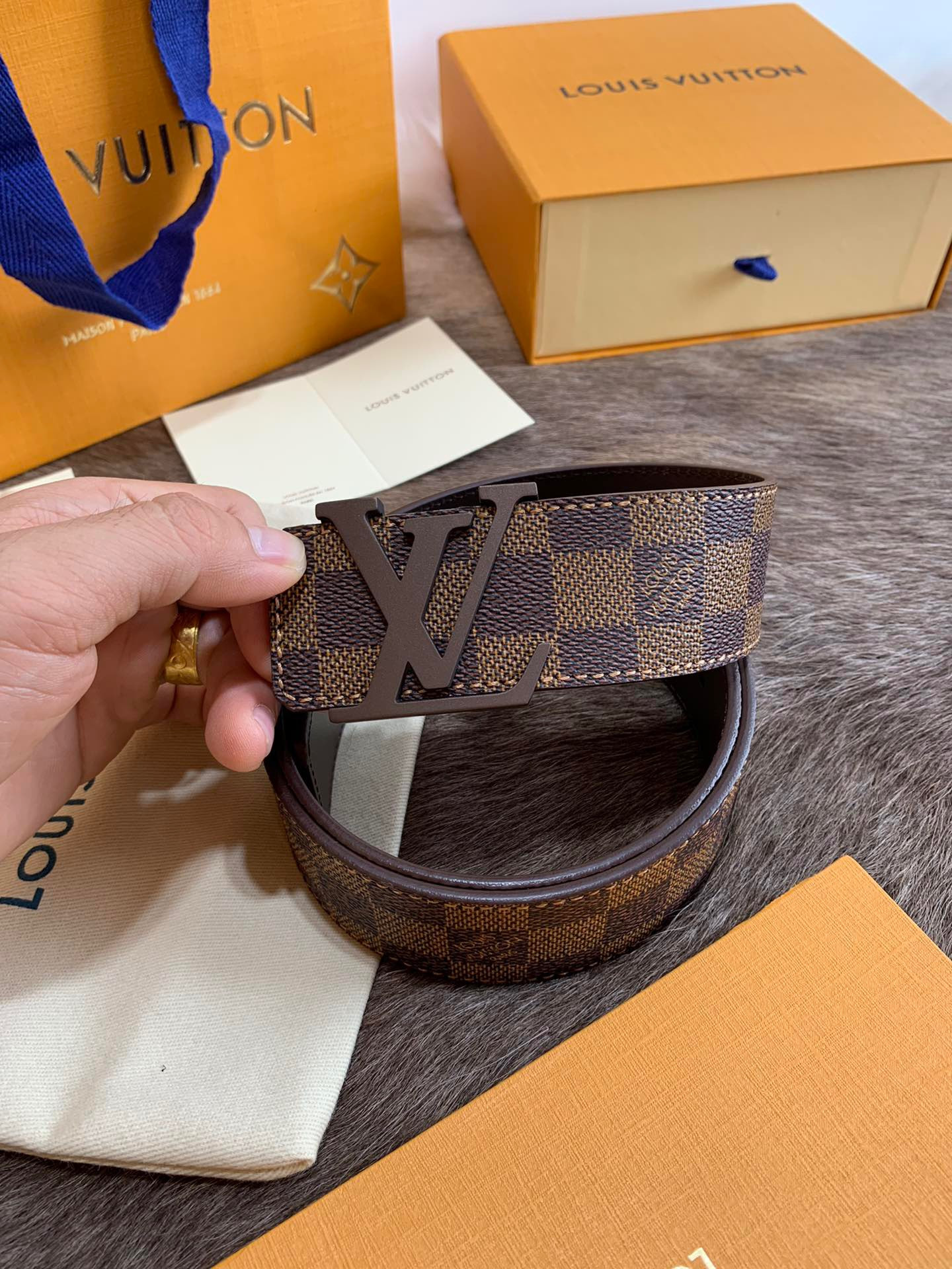 LV L0*is V*t0n 40MM BELT