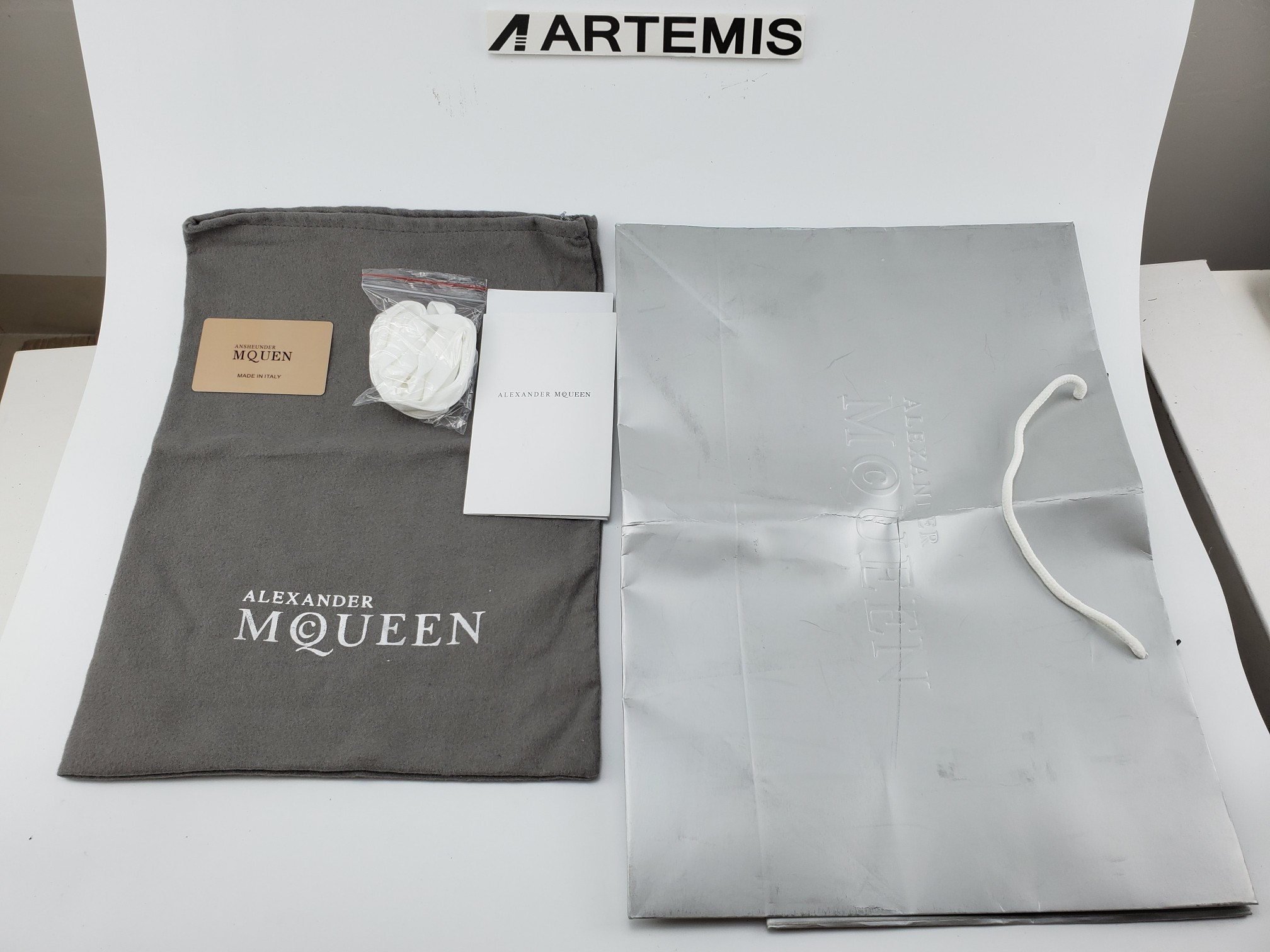 Ale*d*r M*Q*en Trainers Pink