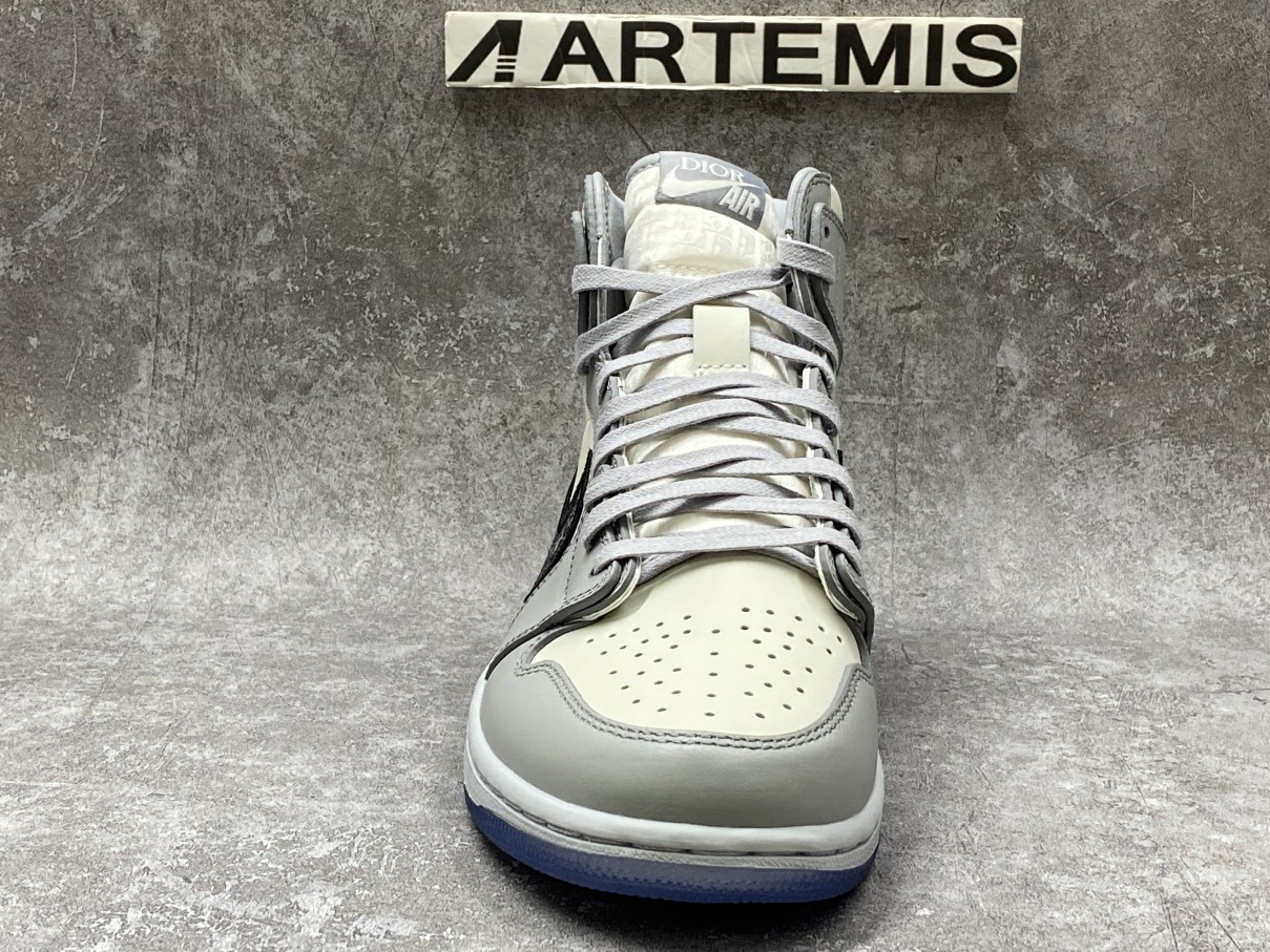 Air Jordan 1 Retro High D*0r (Blue Box Version)