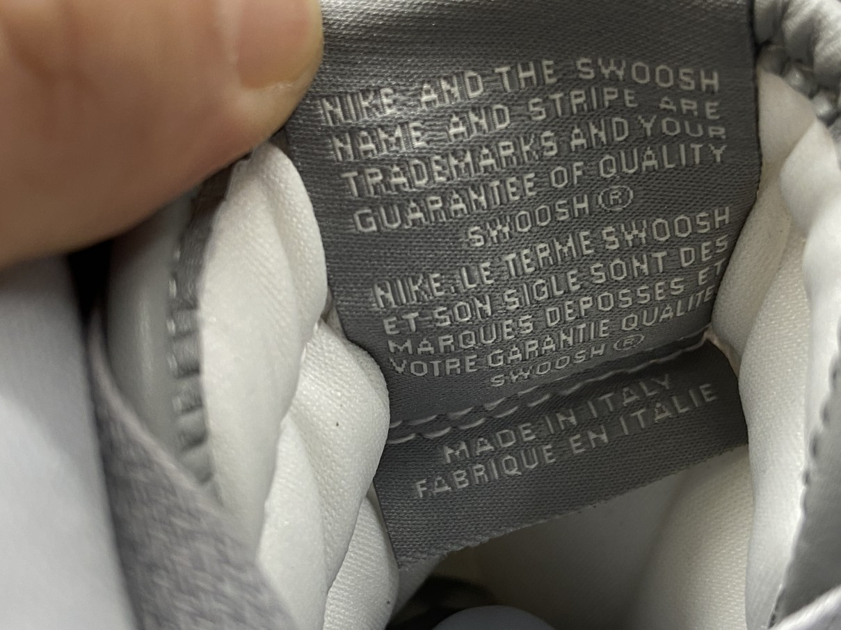 Air Jordan 1 Retro High D*0r (Blue Box Version)