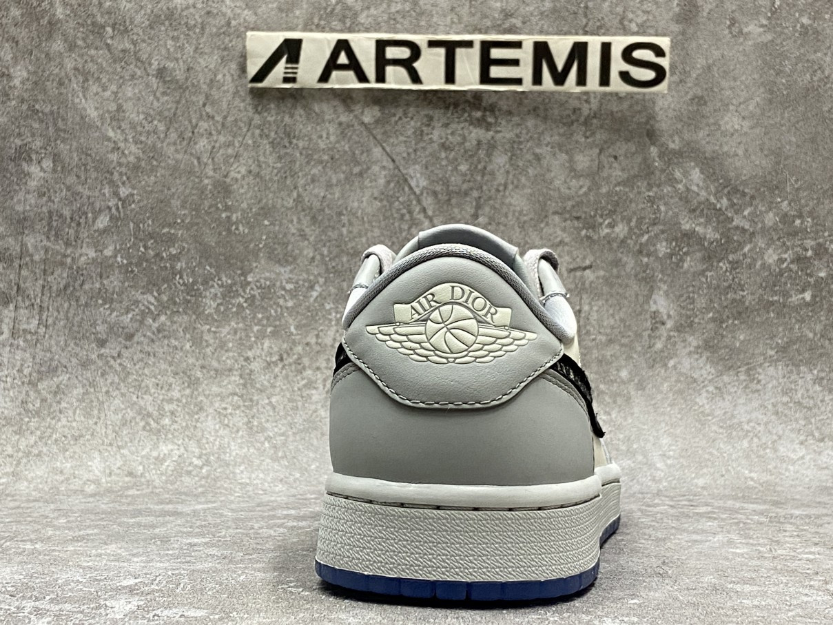 Air Jordan 1 Retro Low D*0r (Blue Box Version)