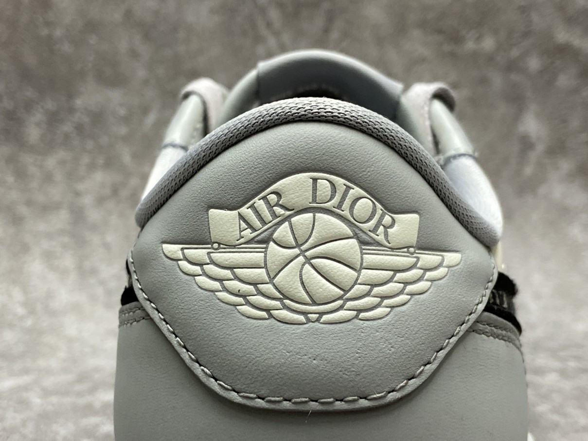 Air Jordan 1 Retro Low D*0r (Blue Box Version)